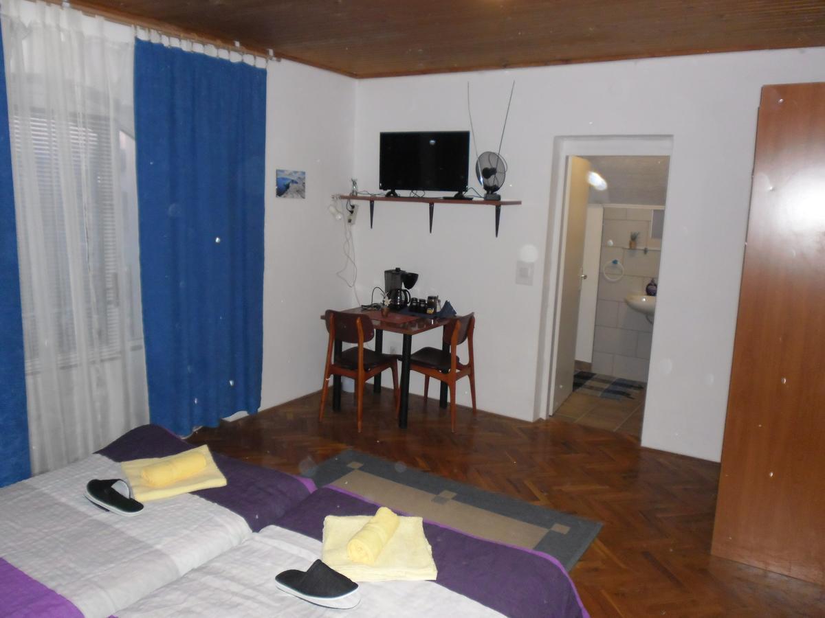 Rooms Mila Rezovac Bagian luar foto