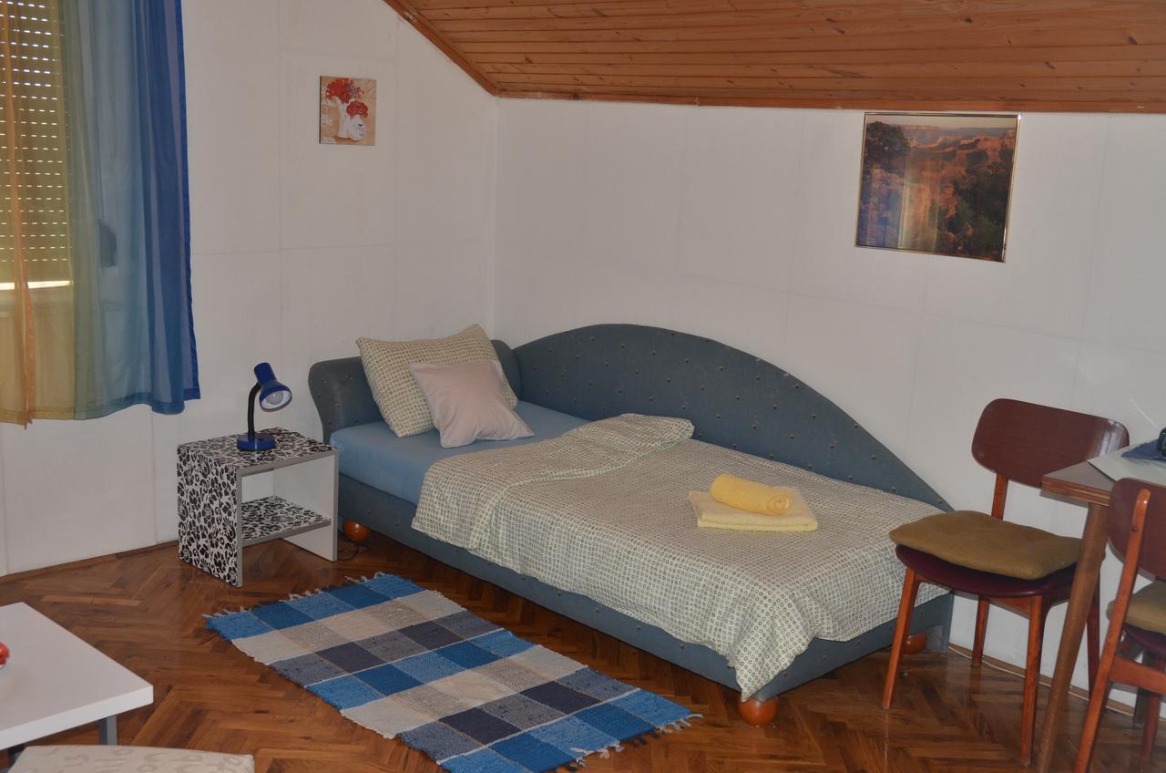 Rooms Mila Rezovac Bagian luar foto